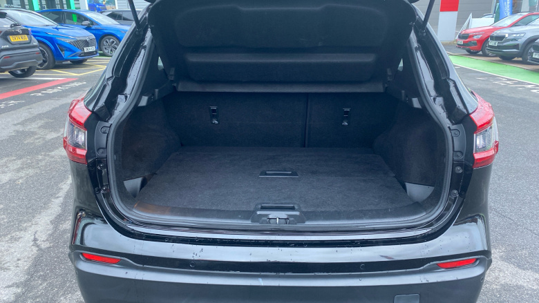 Nissan Qashqai 1.3 DiG-T Acenta Premium 5dr Petrol Hatchback